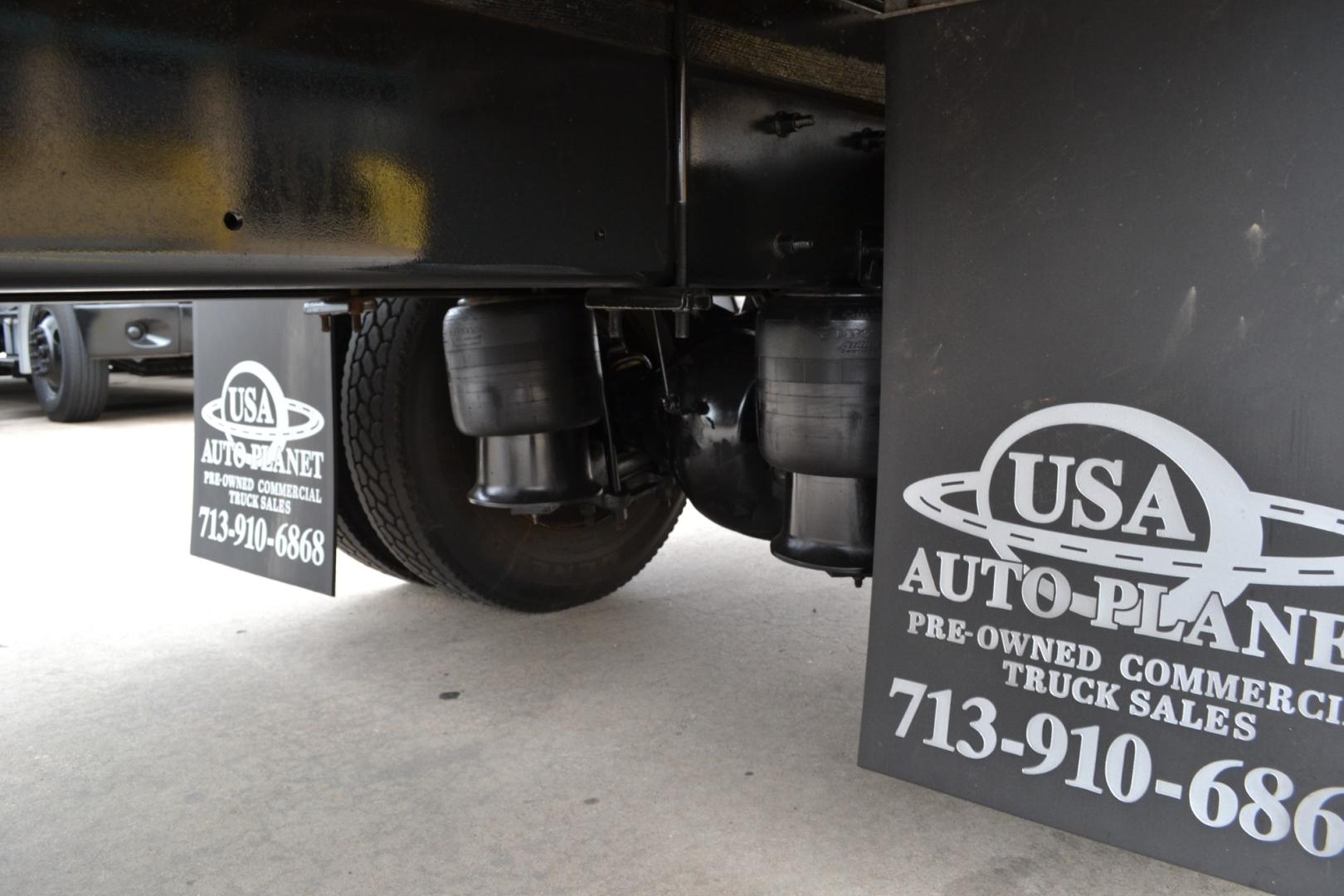 2016 WHITE /BLACK FREIGHTLINER M2-106 with an CUMMINS ISB 6.7L 240HP engine, ALLISON 2500RDS AUTOMATIC transmission, located at 9172 North Fwy, Houston, TX, 77037, (713) 910-6868, 29.887470, -95.411903 - 26,000LB GVWR NON CDL, MORGAN 26FT BOX, 13'6FT CLEARANCE, HEIGHT 103" X WIDTH 102", WALTCO 3,000LB ALUMINUM LIFT GATE, RAMP, AIR RIDE, E-TRACKS, DUAL 50 GALLON FUEL TANK, - Photo#10